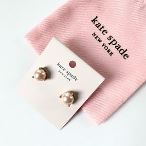 NWT Kate Spade rosegold tone pearl stud Earrings